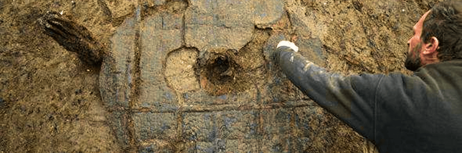 Bronze Age Discovery: Amazing 3000-year-old settlement gives up wheel!
